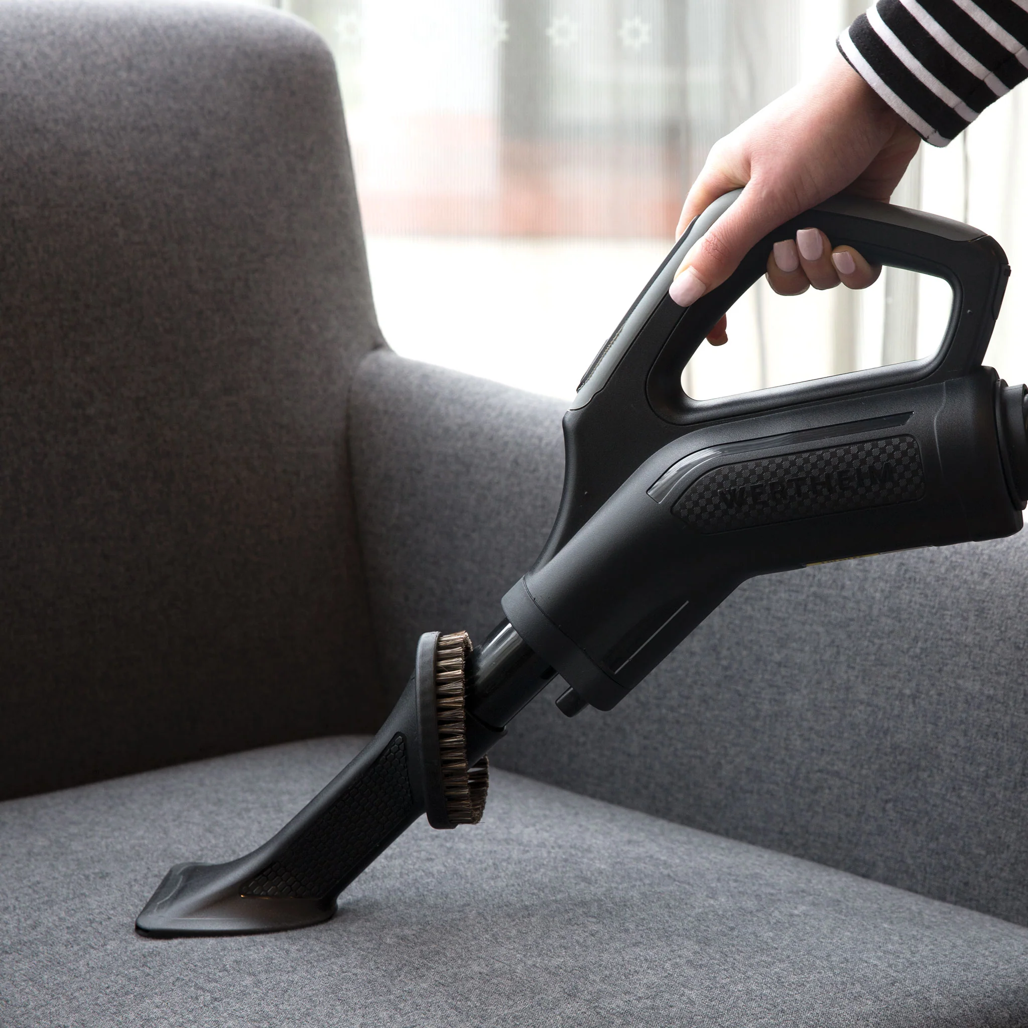 Wertheim 7 Series Bagged Vacuum Cleaner - Image 3